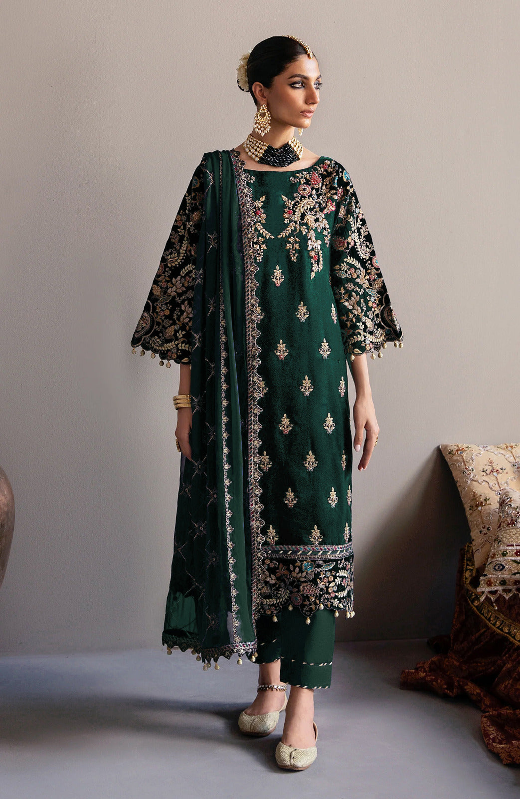 BRAND Jazmin Velvet Collection
