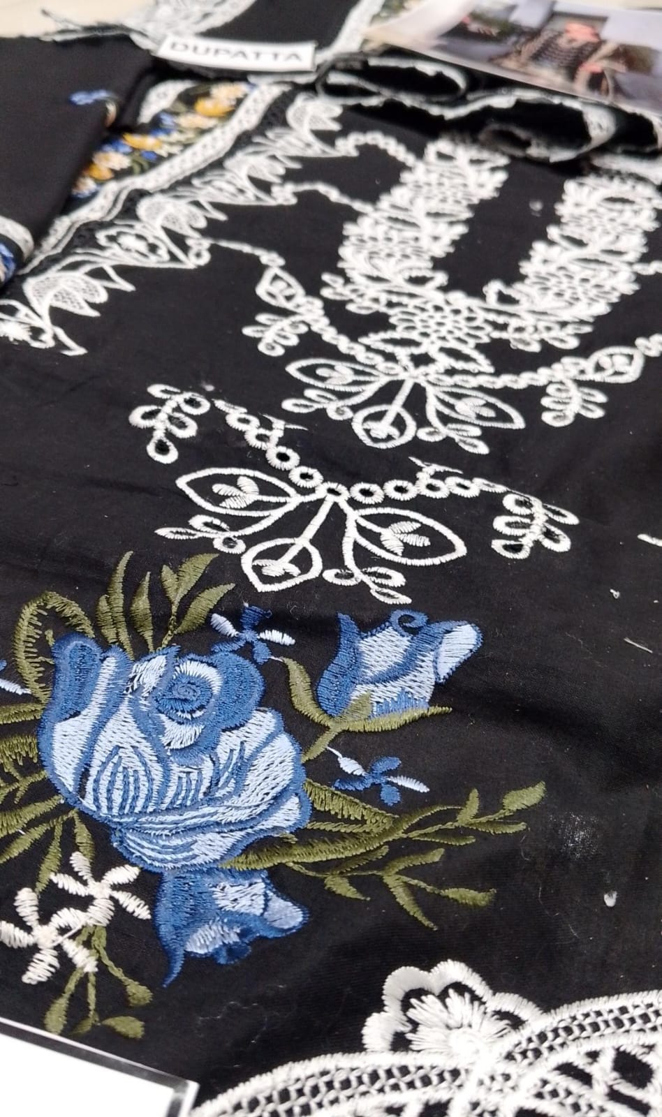 Aneela Luxury Bareeza Lawn