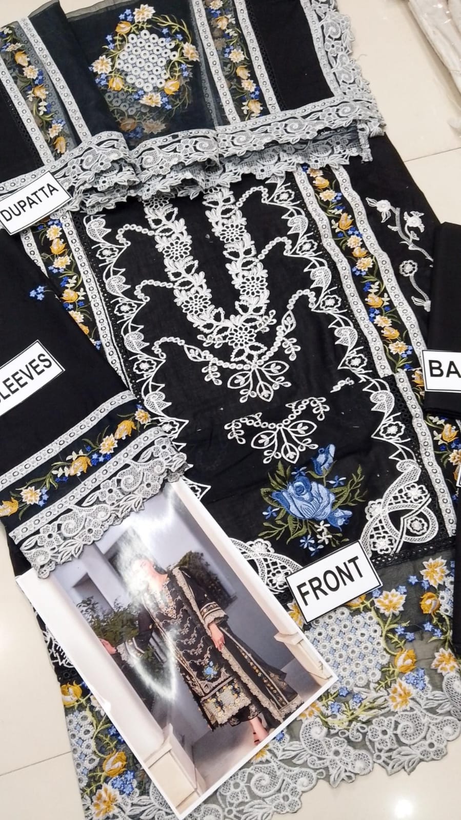 Aneela Luxury Bareeza Lawn