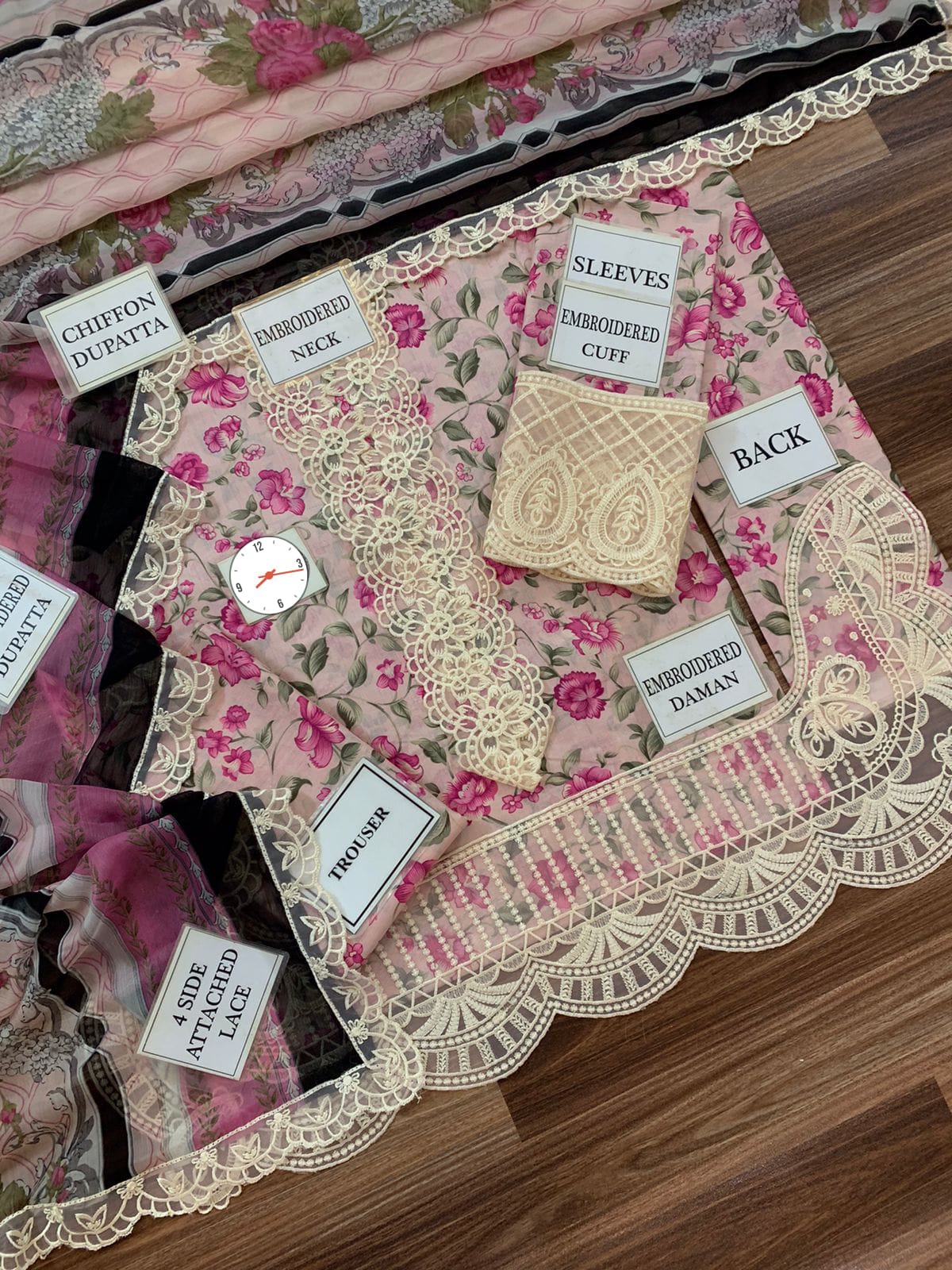 MAHNUR LUXURY LAWN